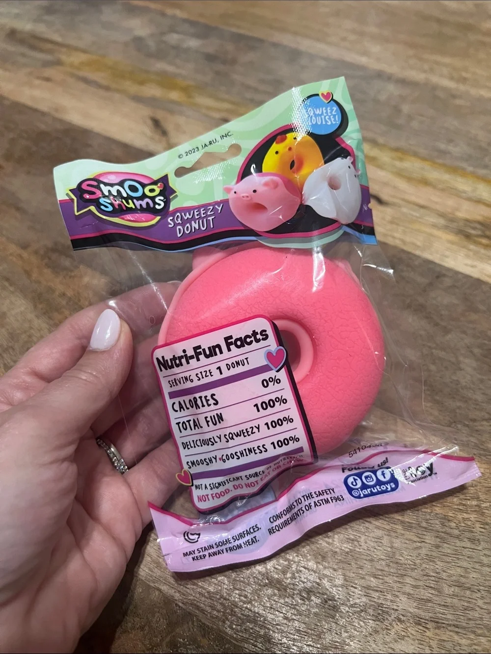 Ja-Ru squeezy donut